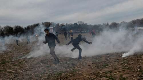Νέα ένταση στον Έβρο: Συνεχείς ρίψεις χημικών από την τουρκική πλευρά - Δείτε live