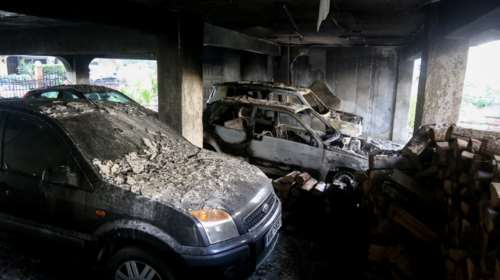 Θεσσαλονίκη: Προφυλακιστέος ο πυρομανής που έκαιγε αυτοκίνητα - Είχε κάψει και δύο σκυλιά ζωντανά