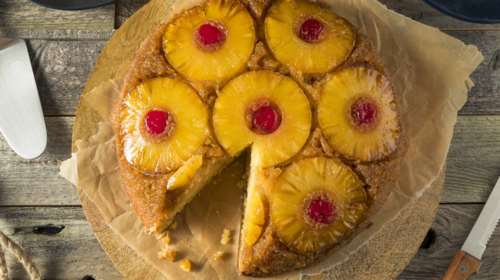 Καλοκαιρινό κέικ ανανά με 3 μόνο υλικά - Αφράτο, χωρίς αυγά και βούτυρο