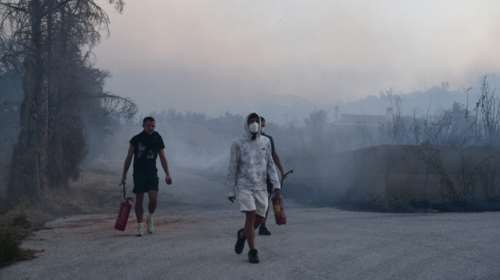 Φωτιά στην Πεντέλη: Στο νοσοκομείο για πρώτες βοήθειες 34 άτομα- Με σοβαρά εγκαύματα ο ένας