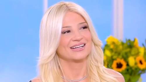 Οι on air ευχές και η έκπληξη των συνεργατών της για τα γενέθλια της Φαίης Σκορδά