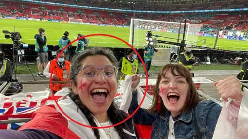 Euro 2020: Βρετανίδα απολύθηκε γιατί πήγε στο γήπεδο- Είπε ότι είναι άρρωστη αλλά την είδε το αφεντικό της στην τηλεόραση