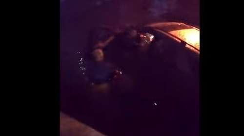 Πάρος: Αυτοκίνητο έπεσε στη θάλασσα βγαίνοντας από φέρι στο λιμάνι της Πούντας - Βίντεο