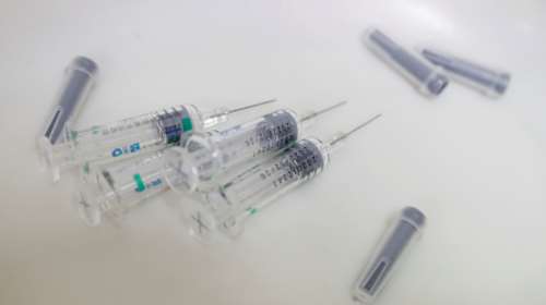 Bloomberg: Στις 11 Μαρτίου η έγκριση του εμβολίου της Johnson &amp; Johnson στην Ε.Ε.