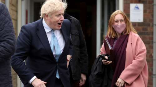 Νέα έρευνα εις βάρος του Τζόνσον: Πολυτελείς διακοπές σε θέρετρο στην Καραϊβική