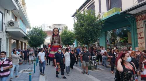 Επεισοδιακή υποδοχή της &quot;Αμάλ&quot; στη Λάρισα: ΜΑΤ, πέτρες και προπηλακισμοί [Εικόνες]