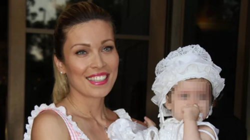 Celebrity βαφτίσεις: Τι επέλεξαν να φορέσουν οι διάσημες Ελληνίδες μαμάδες στις βαφτίσεις των παιδιών τους;