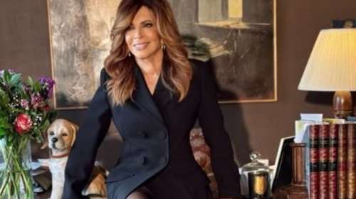 Η Μιμή Ντενίση ετοιμάζεται για βραδινή έξοδο στο υπερπολυτελές μπάνιο της - "Πόσο παράξενο μου φαίνεται..."