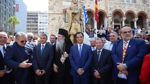 Η φωτο του Αδωνι που προκάλεσε αντιδράσεις- &quot;Αλλο Μύκονος άλλο Πειραιάς κ. Υπουργέ;&quot;