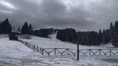 Ο καιρός &quot;τρελάθηκε&quot;: Χιόνια στην Κοζάνη - Η Φλώρινα από τους 21 βαθμούς έπεσε στο μηδέν [βίντεο]