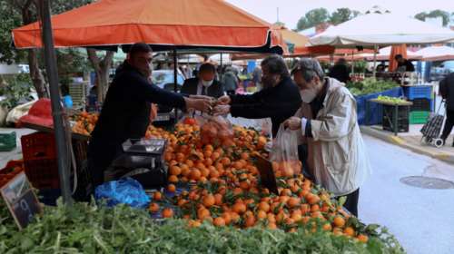 Λαϊκές Αγορές: Επ' αόριστον απεργία από τις 7 Ιανουαρίου, συγκεντρώσεις και πορεία με προορισμό τα διόδια Αφιδνών