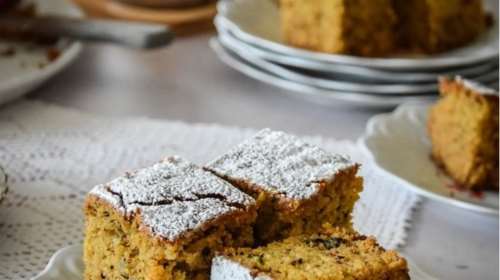 Εύκολη φανουρόπιτα χωρίς μίξερ που γίνεται σε μόλις 5 λεπτά