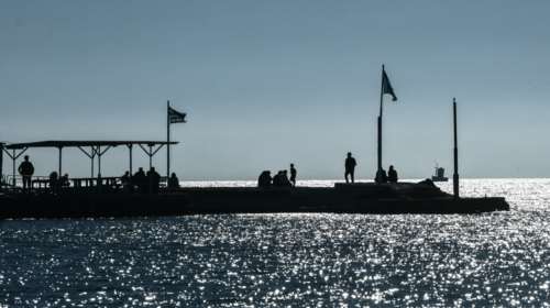 Θρίλερ στον Άλιμο: Σορός γυναίκας ανασύρθηκε από τη θάλασσα - Βρέθηκε φορώντας τα ρούχα της