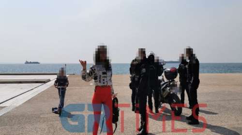 Θεσσαλονίκη: Η &quot;παρουσιάστρια&quot; επιτέθηκε σε αστυνομικούς - &quot;Πέταξα στον Χαρδαλιά νερό και θα φοβηθώ εσάς;&quot;