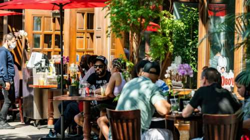 ΗΠΑ: Νέο ρεκόρ με πάνω από 50.000 νέα κρούσματα κορονοϊού και 700 νεκρούς σε 24 ώρες