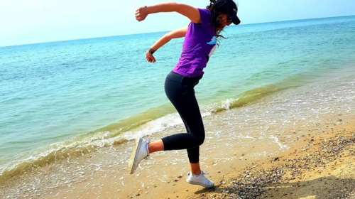 Ξαναχτύπησε η Θεσσαλονικιά &quot;παρουσιάστρια&quot;- Τα βάζει με τον Χαρδαλιά για τον εγκλεισμό της στο Ψυχιατρείο