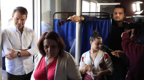 Εκλογές συνέδρων ΣΥΡΙΖΑ: Όλοι δηλώνουν νικητές - &quot;Καθαρή επικράτηση&quot;, λένε οι &quot;87&quot; - &quot;Συντριπτική νίκη&quot;, λέει η πλευρά Κασσελάκη