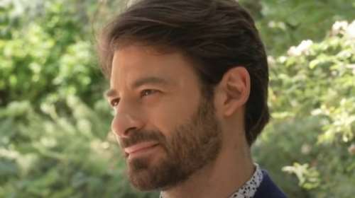 Θάνος Λέκκας: &quot;Το gay φιλί είναι αστείο να το συζητάμε - Κανέναν δεν αφορά επί της ουσίας τι κάνει ο άλλος στο κρεβάτι του&quot;