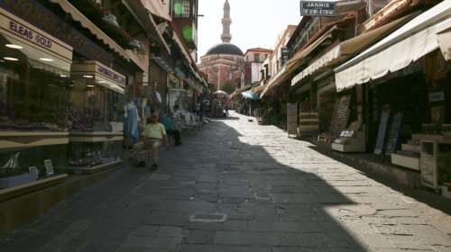 Ρόδος: Σε υπαίθρια γκαλερί θα μετατραπεί η πόλη για να αντιμετωπίσει τις ψυχολογικές επιπτώσεις της πανδημίας