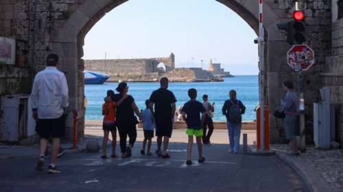 Ρόδος: Ισραηλινοί καταγγέλλουν ότι φιλοπαλαιστίνιοι τους προπηλάκισαν τα ξημερώματα έξω από κλαμπ - Τι έδειξε η έρευνα της ΕΛ.ΑΣ