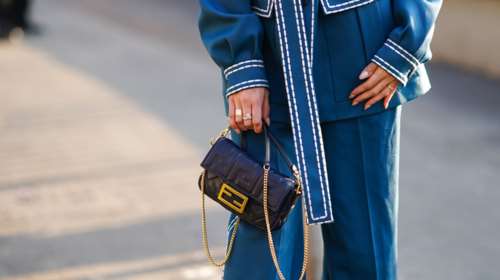 Ρωτήσαμε το ChatGTP ποιες είναι οι πιο hot τάσεις για το μανικιούρ του καλοκαιριού και μας απάντησε