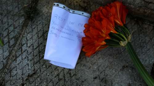 Δολοφονία Καραϊβάζ: Η ανατριχιαστική στιγμή που ο γιος του συνειδητοποίησε ότι ο νεκρός ήταν ο πατέρας του [Βίντεο]