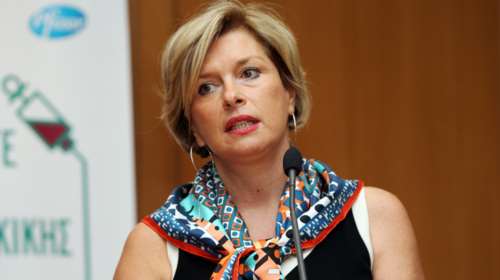 Γκάγκα για AstraZeneca: Σπάνια παρενέργεια οι θρομβώσεις στο κεφάλι, έχει συνδεθεί με τον φόβο