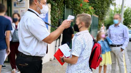 Σαρηγιάννης: Μέχρι τέλος του έτους το 44% των νέων κρουσμάτων θα είναι παιδιά - Οι ανεμβολίαστοι τα παίρνουν στο λαιμό τους