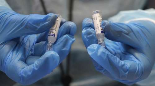 Αποτελεσματικά κατά της ινδικής παραλλαγής τα εμβόλια Pfizer και AstraZeneca