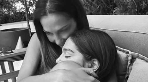 Δέσποινα Βανδή - Μελίνα Νικολαΐδη: Για φαγητό στου Ψυρρή