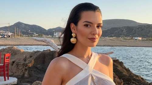 Instagram vs Reality: Η Νικολέττα Ράλλη προσπαθεί να δοκιμάσει μαγιό μαζί με την κόρη της