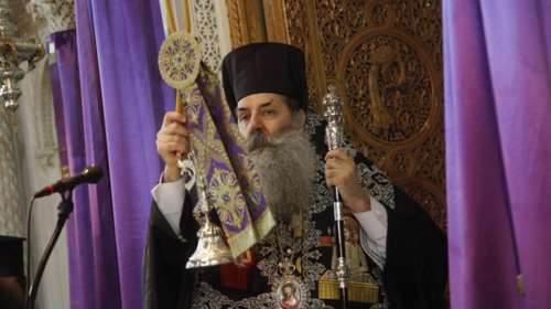 Προκαλεί ο Μητροπολίτης Πειραιώς: Καλώς κοινώνησε ο ιερέας στο Κουκάκι - Δεν έπραξε κανένα αδίκημα