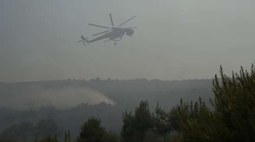 Σε ύφεση η πυρκαγιά στο Λαύριο - Υποψίες για εμπρησμό - Επιτόπου Κλιμάκιο της Διεύθυνσης Εγκλημάτων