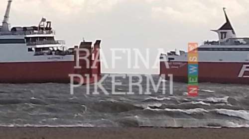 Απίστευτη ταλαιπωρία για εκατοντάδες επιβάτες στη Ραφήνα: Τρία πλοία έμπλεξαν τις άγκυρες - "Είμαστε μεσοπέλαγα περιμένοντας ρυμουλκό"