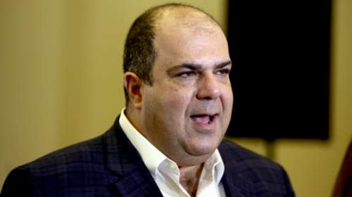 Στα μαχαίρια ο δισεκατομμυριούχος ιδρυτής της EasyJet Στέλιος Χατζηιωάννου με την διοίκηση της εταιρείας