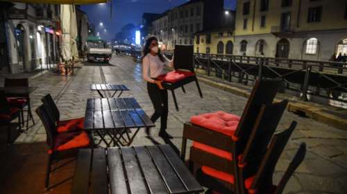 Κορονοϊός: Ένα βήμα πριν το lockdown η Ιταλία - Σε &quot;κόκκινη ζώνη&quot; κινδυνεύει να μετατραπεί η Νάπολη