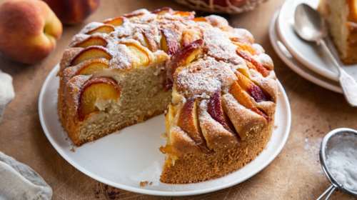 Το καλύτερο κέικ του καλοκαιριού: Ζουμερό και αφράτο με ροδάκινα, χωρίς ζάχαρη