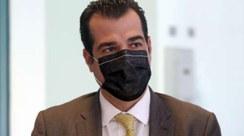 Ξεκάθαρο μήνυμα Πλεύρη: Αν χρειαστούν νέα μέτρα θα είναι μόνο για τους ανεμβολίαστους