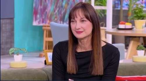 Η Κουντουρά αποθεώνει τον Κασσελάκη: &quot;Όταν τον γνώρισα είδα στα μάτια του το πάθος, την αγάπη του για την Ελλάδα&quot;