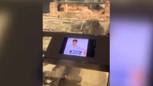 Θεσσαλονίκη: Χάκαραν οθόνη στο μετρό και έβαλαν τραγούδι του Σώτη Βολάνη στα ηχεία