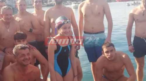 Θεοφάνεια στην Πάτρα: 23χρονος έπιασε τον Σταυρό - Συγκίνησε η πράξη του σε 9χρονη κολυμβήτρια [Βίντεο]