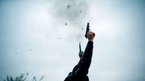 Οργή για τις μπαλοθιές σε κρητικό γλέντι - Χτύπησαν άσχημα αυτόν που πυροβολούσε