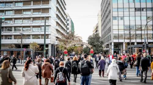 FAZ: Τα πράγματα πάνε εκπληκτικά καλά στην Ελλάδα - Αντιμετωπίζει ένα &quot;πρόβλημα πολυτέλειας&quot;