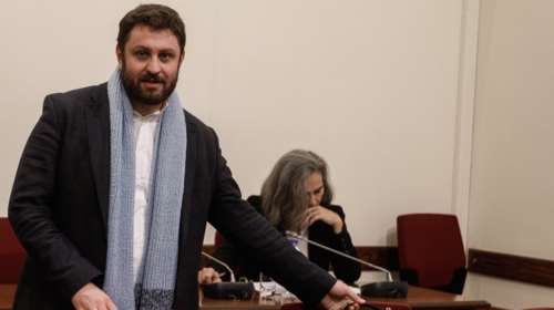 Ζαχαριάδης: Ο ΣΥΡΙΖΑ δεν θα γίνει πολιτικό νεκροταφείο, αλλά ο καθένας να εκπέμπει το σωστό στίγμα