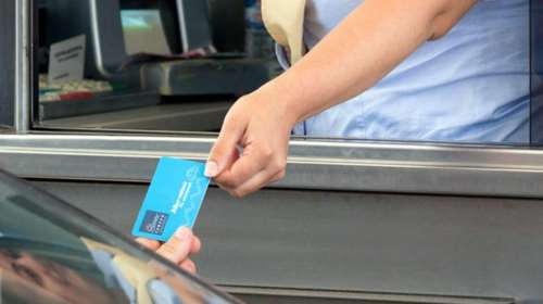 Χρησιμοποιείστε κάρτες ή πομποδέκτες συστήνουν οι εταιρείες των αυτοκινητοδρόμων