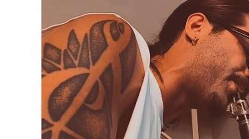 Αρης Μουγκοπέτρος: Η συγκινητική επιστροφή στο κλαρίνο τέσσερις μήνες μετά το ατύχημα - Βίντεο