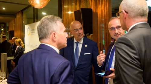 Δένδιας: Η Ελλάδα θα συμμετάσχει στην ανοικοδόμηση της Ουκρανίας