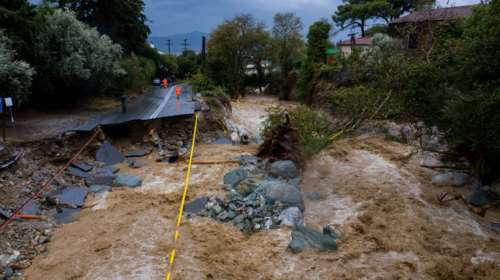 Έκλεισε η Εθνική Οδός Αθηνών - Θεσσαλονίκης: Ανησυχία για την αυξημένη ροή υδάτων