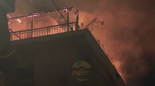 Λυκαβηττός: Καταστράφηκε διαμέρισμα μετά από φωτιά, στο νοσοκομείο ο ένοικος - &quot;Γρήγορα, γρήγορα&quot;, φώναζαν οι γείτονες [βίντεο]