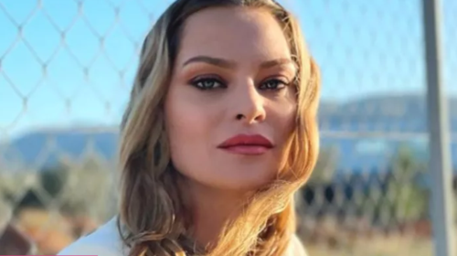 Πρώτο μπάνιο για την Υβόννη Μπόσνιακ: Η σέξι φωτογραφία με μαγιό